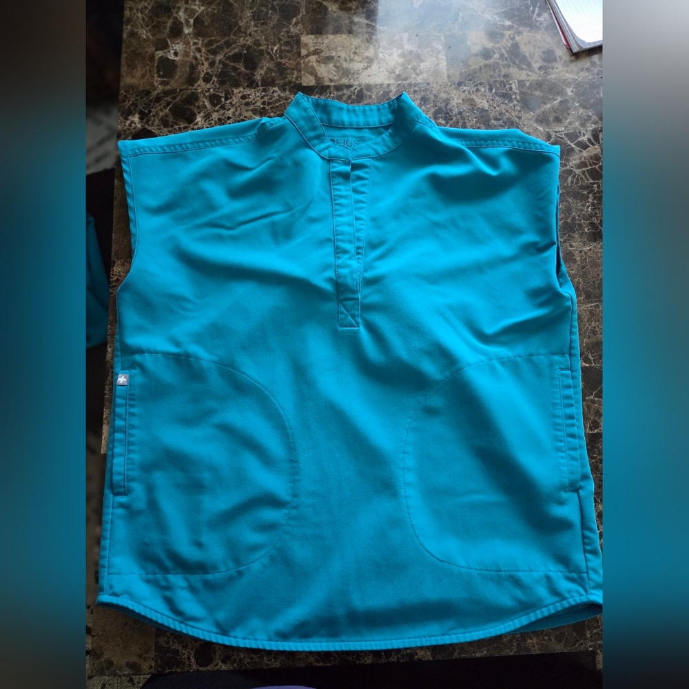 Teal Figs Rafaela SCRUB Top XXS